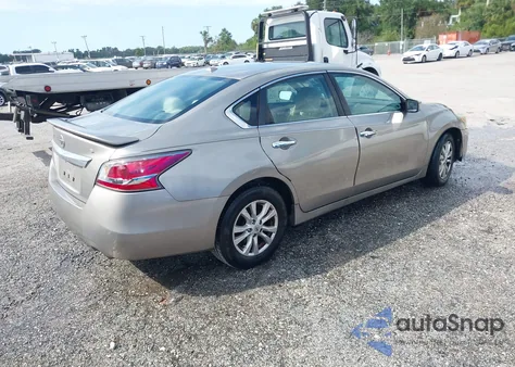 2015 Nissan Altima 2.5 S z USA, uszkodzony, nr VIN 1N4AL3AP1FC134599